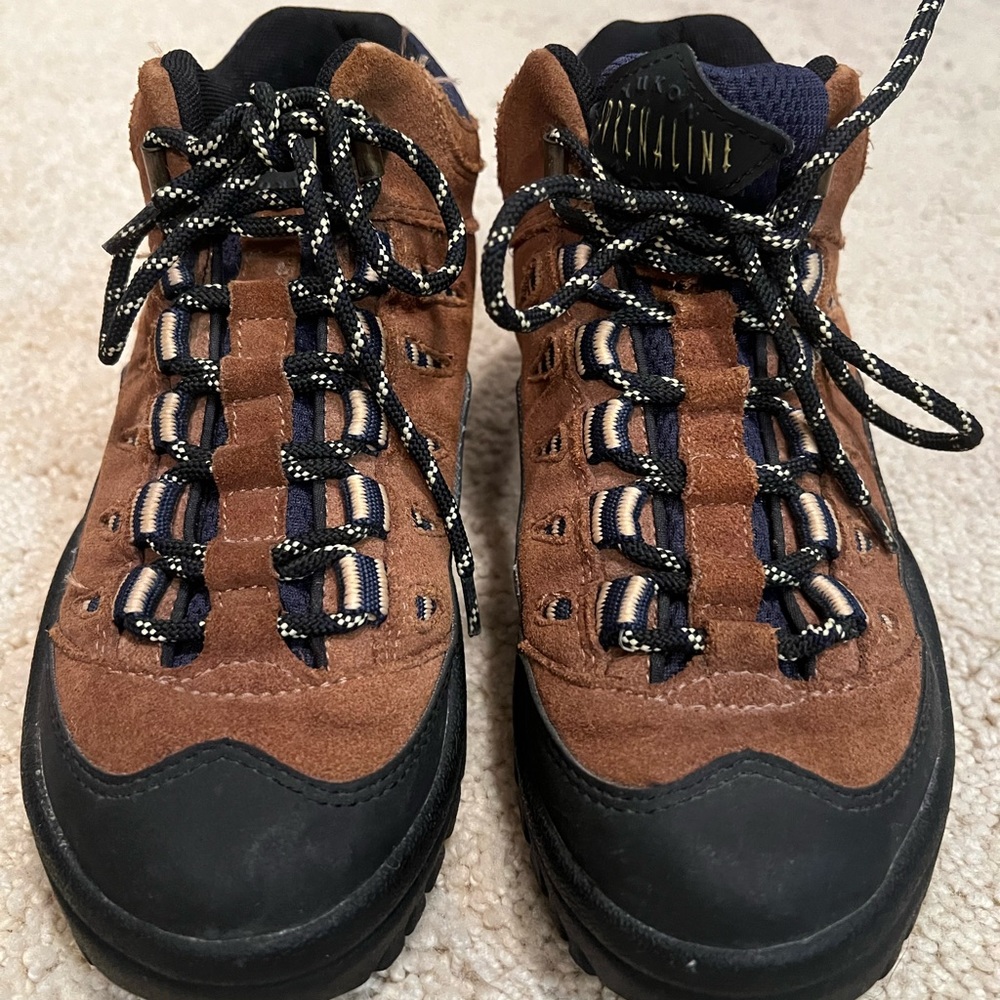 Women’s hiking boots.yukon adrenaline.